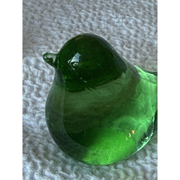 BRIGHT GREEN HAND BLOWN ART GLASS BIRD POLISHED 3” Long 1 3/4” High - Picture 8 of 11